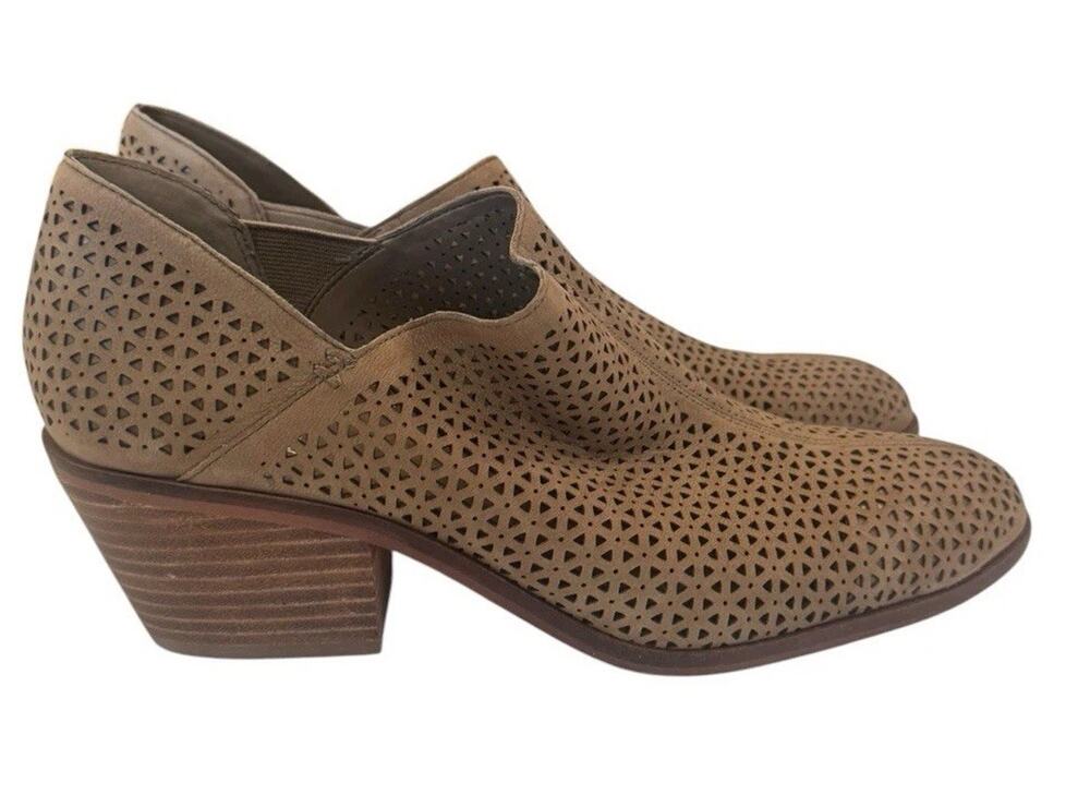 Vince Camuto Derindia Ankle Booties Womens Gray Perforated Leather NEW Size 11
